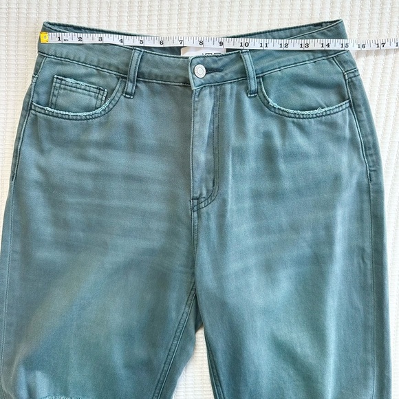 Vervet High Rise 90’s Vintage Crop Flare Jeans in Mallard Green - Picture 8 of 11